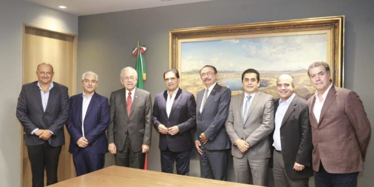 Dan seguimiento a proyectos prioritarios de infraestructura carretera para Michoacán