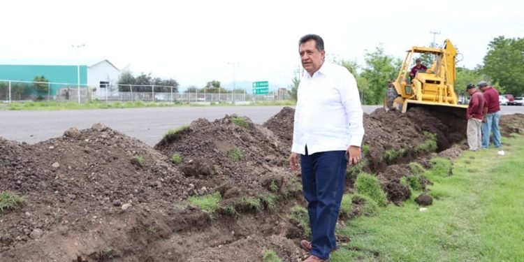 Por concluir obra de agua potable en el panteón de Apatzingán