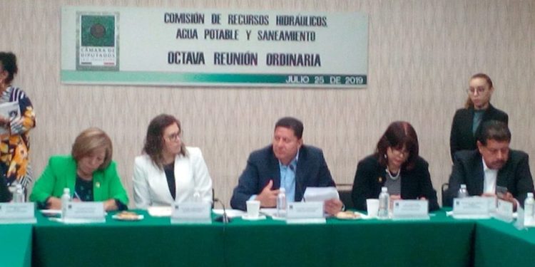 Feliciano Flores impulsa incentivos para quienes traten las aguas residuales