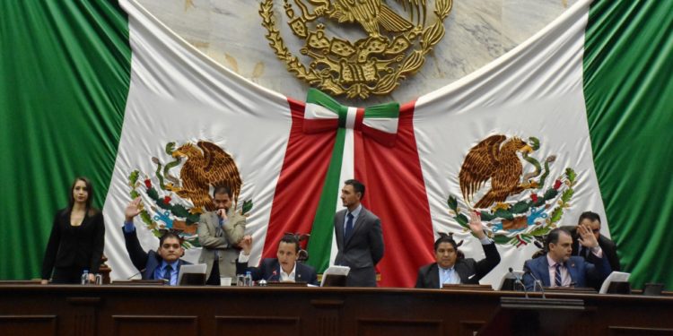 Legislan diputados locales para erradicar diferencias salariales entre hombres y mujeres