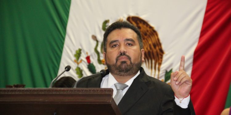 Congreso debe garantizar cumplimiento de pensiones alimenticias: Erik Juárez