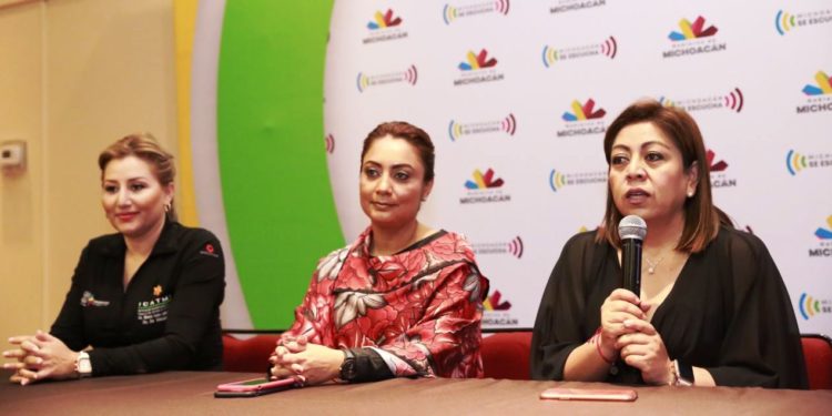 Brinda CGSC capacitación en comunicación digital a personal del ICATMI