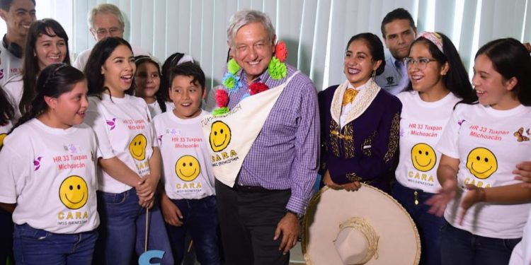 Jóvenes Construyendo el Futuro ya trabajan en hospitales del IMSS