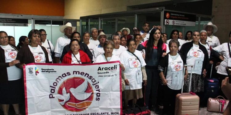 Por amor a sus familias, 89 Palomas Mensajeras cruzan la frontera con EU; tenían décadas sin verse