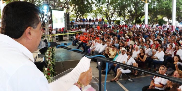 Gobierno de Cruz Lucatero mantiene confianza de apatzinguenses