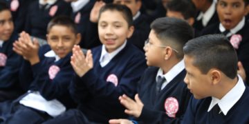 Disminuye reprobación y deserción escolar en Michoacán