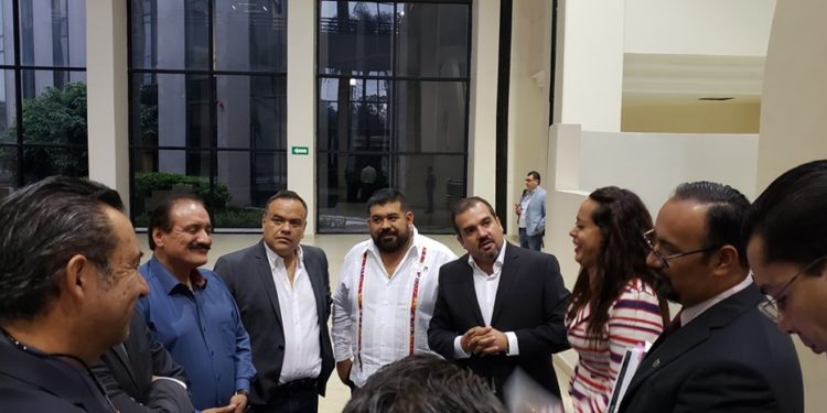 Paco Huacus reconoce gestiones permanentes de ediles michoacanos