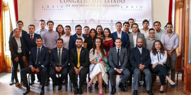 Diputados dan bienvenida a integrantes del 7º Parlamento Juvenil