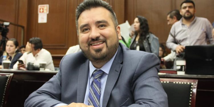 Necesario que este año se cristalice Ley de Remuneraciones para que se aplique en presupuestos de 2020: Erik Juárez