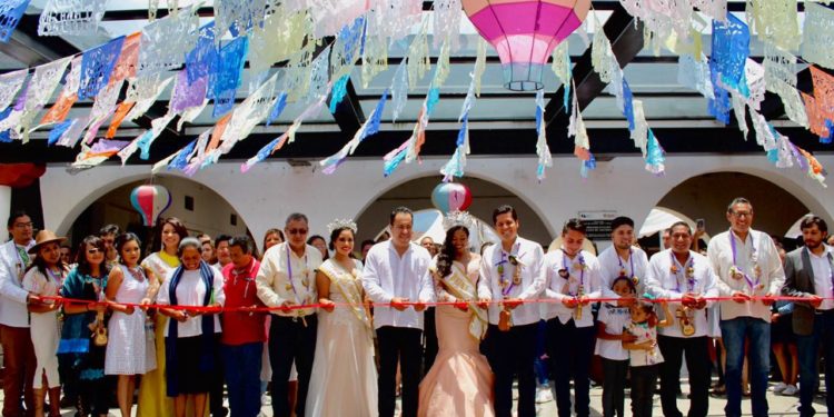 Inaugura Carlos Herrera la XLVI edición de la Feria Internacional de la Guitarra de Paracho