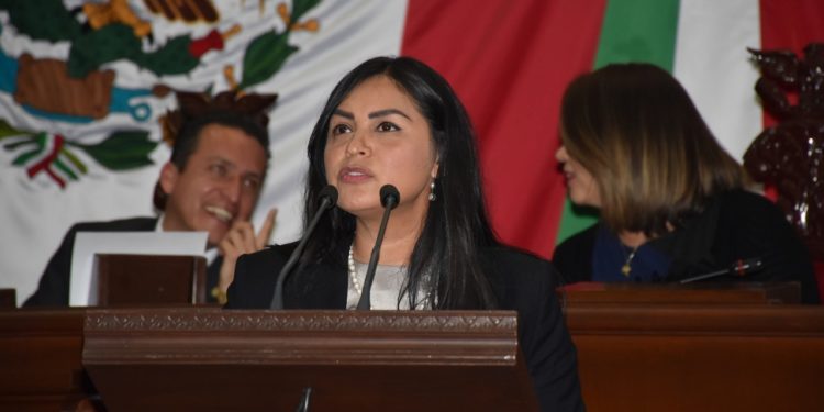 Caída de remesas deriva del abandono del Estado Mexicano con los migrantes: Araceli Saucedo