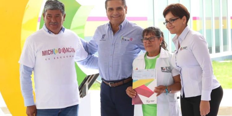 Garantizada, atención primaria de salud en comunidades alejadas: Silvano Aureoles