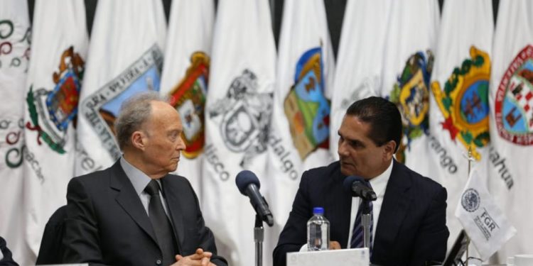 Propone Silvano Aureoles ante FGR estrategia nacional para combatir homicidio doloso