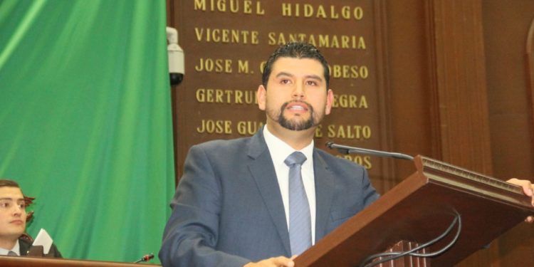 Octavio Ocampo cumple con los michoacanos, presentó 19 propuestas en el Pleno del Congreso