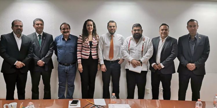 El Diputado Federal Paco Huacus, acompaña las gestiones para concluir campus de la UMSNH en Zamora