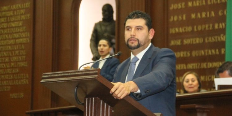 Octavio Ocampo cumple con los michoacanos, presentó 19 propuestas en el Pleno del Congreso