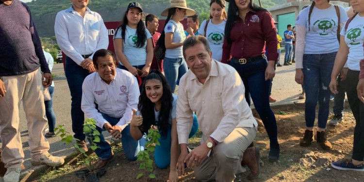 Alcalde respalda proyecto de reforestación