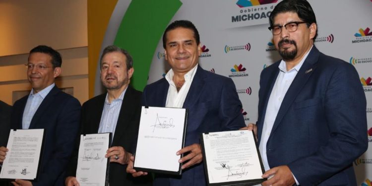 Firma Gobernador convenio por 500 millones de pesos para financiar mipymes en Michoacán