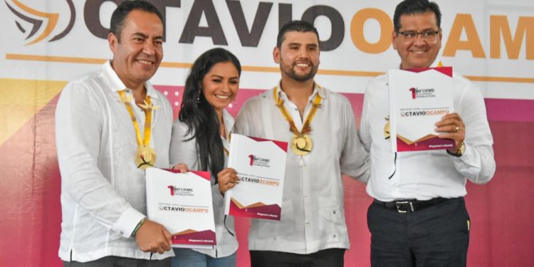 Los legisladores locales del PRD, suman y no dividen: Juan Bernardo Corona