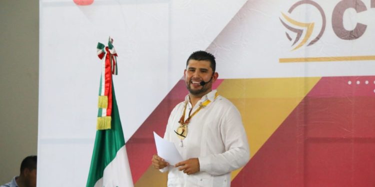 Octavio Ocampo presenta su primer informe en Huetamo arropado por la sociedad y líderes