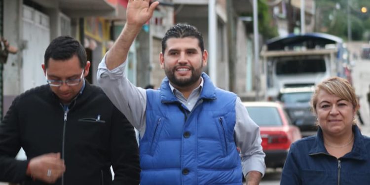 Celebra Octavio Ocampo crecimiento en el sector turístico en Michoacán