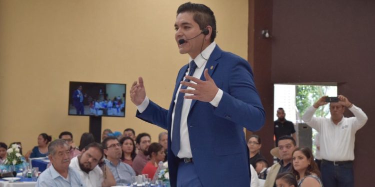 Arturo Hernández un diputado que le cumple a la gente