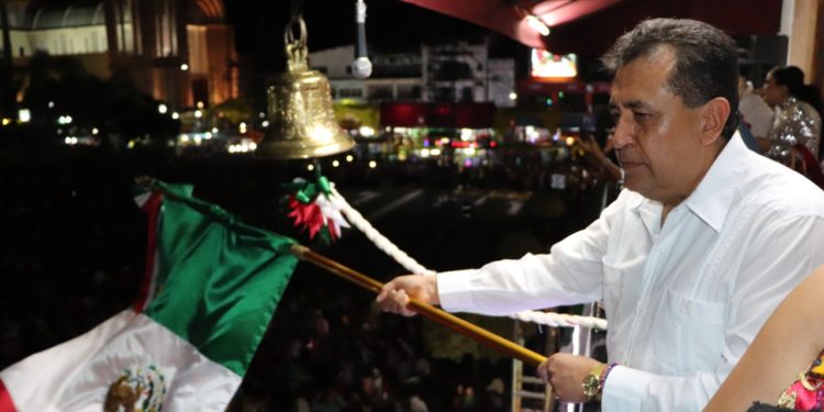 En un clima de paz, unidad y Armonía en Apatzingán conmemoran 209 años del inicio de la Independencia de México