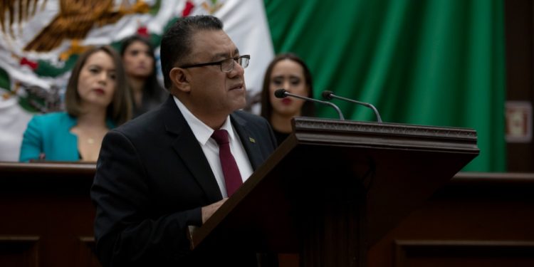 Pide Fermín Bernabé respeto a autonomía del Legislativo