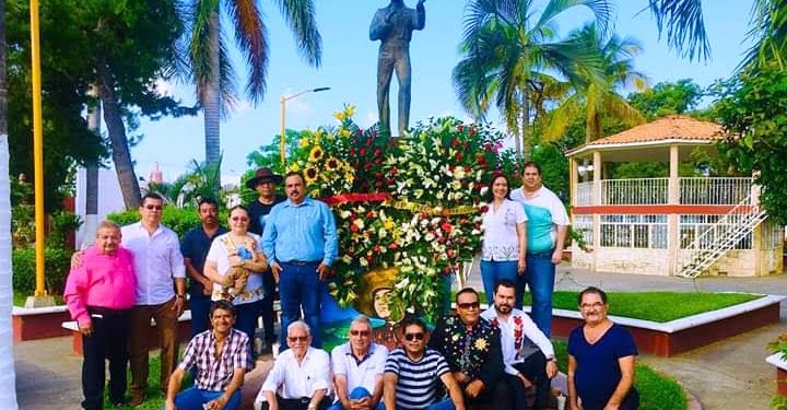 Reconocen organización de eventos en homenaje a Juan Gabriel