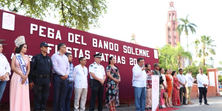 Inician festejos septembrinos en Apatzingán