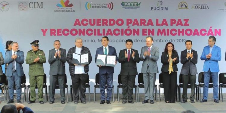 Firman Acuerdo para La Paz y Reconciliación en Michoacán