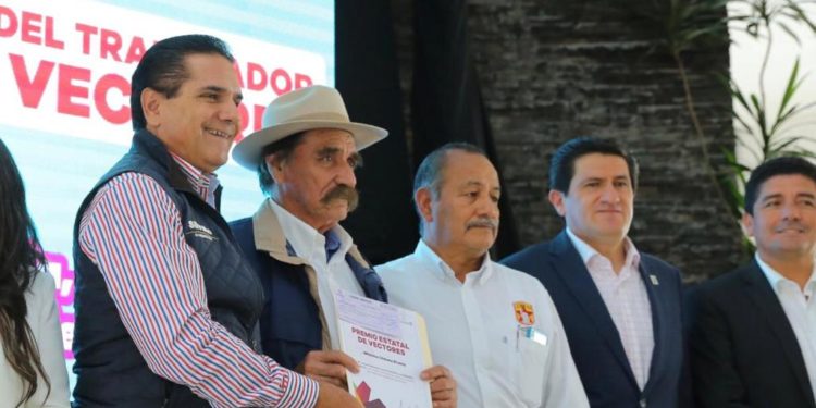 Llama Gobernador a reconocer a quienes todos los días trabajan por salvar vidas
