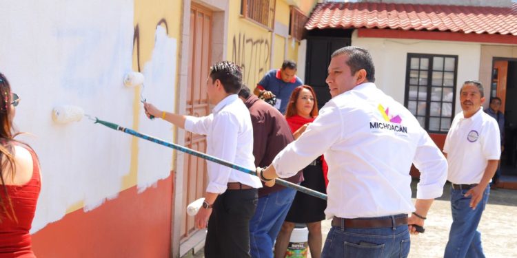 Transforma Sedesoh hogares de la Meseta Purépecha con “Pintando Alegría