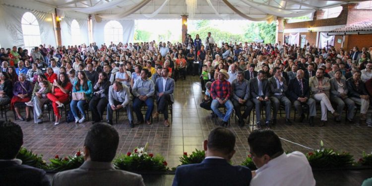 Expone Fermín Bernabé un año de resultados