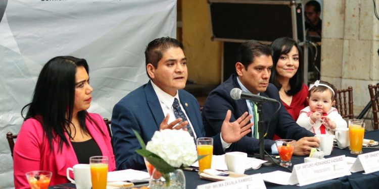 Presenta Comisión de Hacienda y Deuda Pública informe de actividades correspondientes al primer año legislativo
