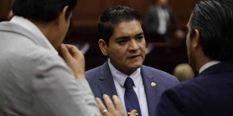 Diputados requerimos actuar con responsabilidad para el beneficio de los michoacanos: Arturo Hernández Vázquez.