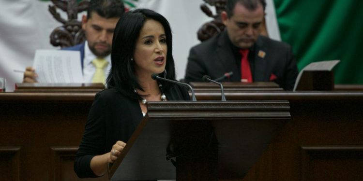 Convoca Lucila Martínez a un frente común por Michoacán.