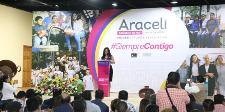 Con el respaldo pleno de la gente Araceli Saucedo presenta Primer Informe de Labores