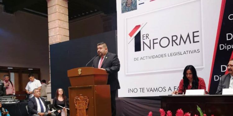 Presenta el Diputado Federal Paco Huacus 1er. Informe Legislativo