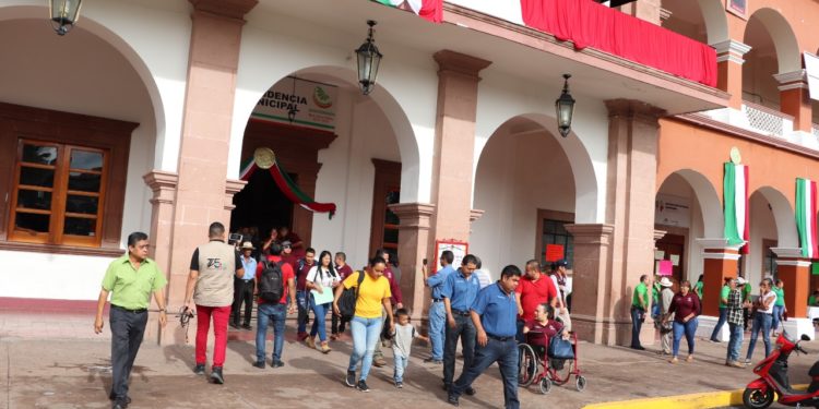 Apatzingán participa en el macrosimulacro nacional
