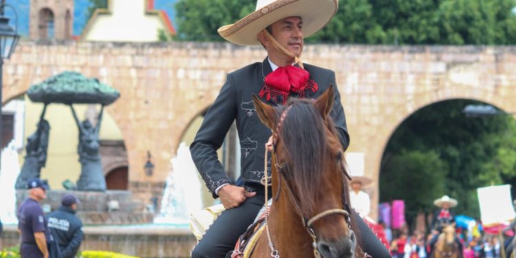 Valores cívicos y culturales, raíz de nuestro carácter nacional: Antonio Soto