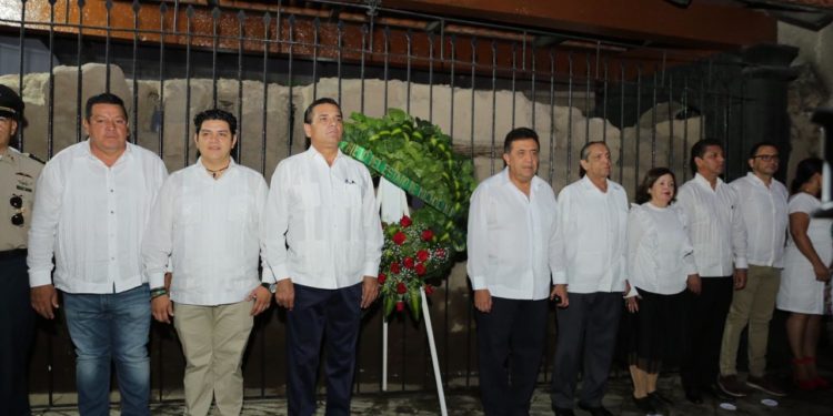 Encabeza Gobernador conmemoración del 205 Aniversario de la Constitución en Apatzingán