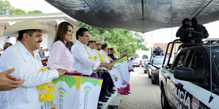 Se suma Carácuaro a municipios con Más y Mejores Policías