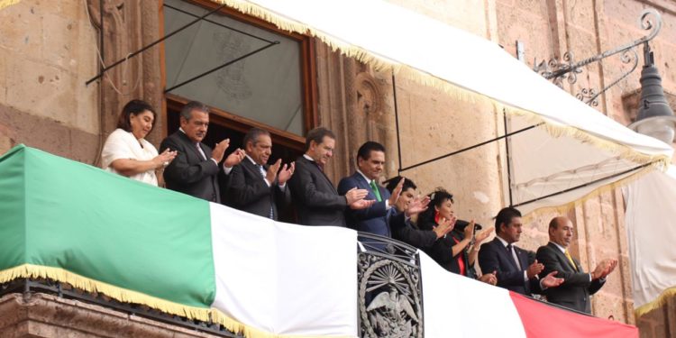 Celebran michoacanos natalicio de José María Morelos y Pavón