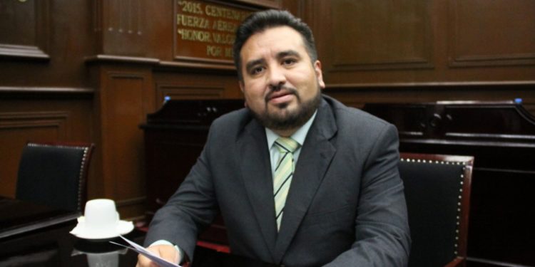 Urge que Congreso avale eliminar vigencia a las actas de nacimiento: Erik Juárez