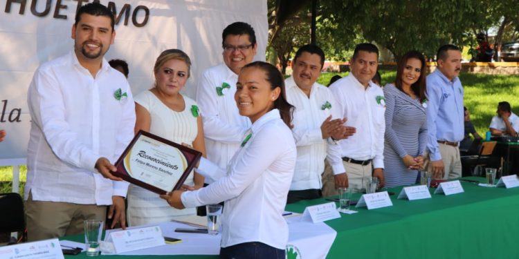 Octavio Ocampo asiste al aniversario del ITSH y reconoce aporte de la institución en pro de la sociedad
