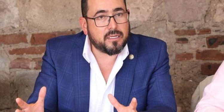 Urgente moderar el uso del celular y evitar situaciones de riesgo: Humberto González