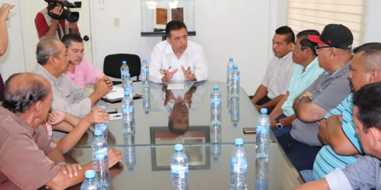 Alcalde de Apatzingán atiende desacuerdo entre materialistas