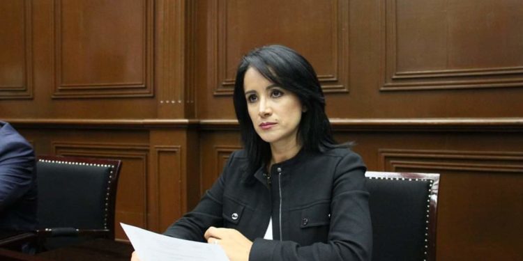Ciudadanía debe tener cuidado al adquirir un crédito y tener claras sus condiciones: Lucila Martínez