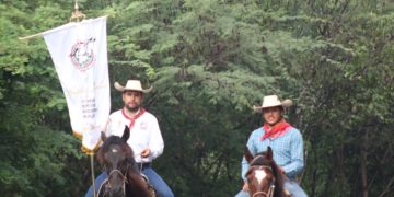 A honrar la memoria de Morelos convoca Octavio Ocampo al participar en Cabalgata del Generalísimo